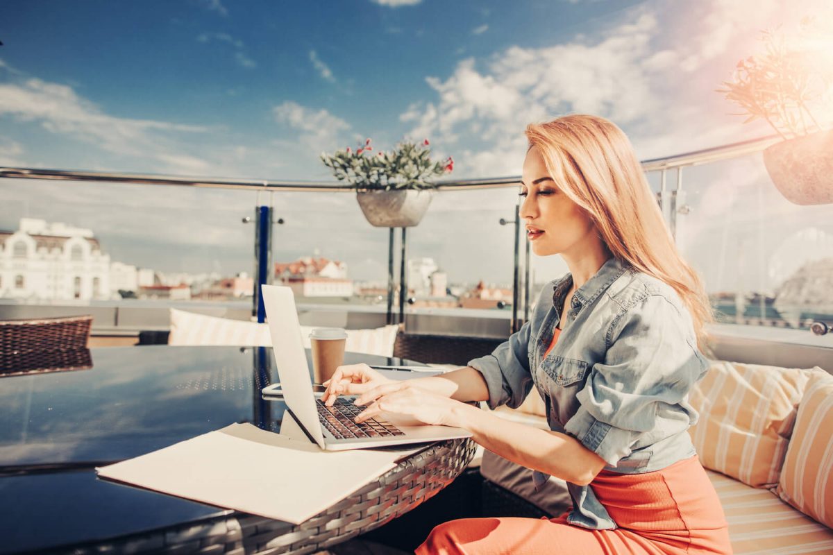 Från Nybörjare till Proffs: Så Kan Rätt Hemsidesbyggare Superladda Din Online-Närvaro och Driva Dig mot Framgång!